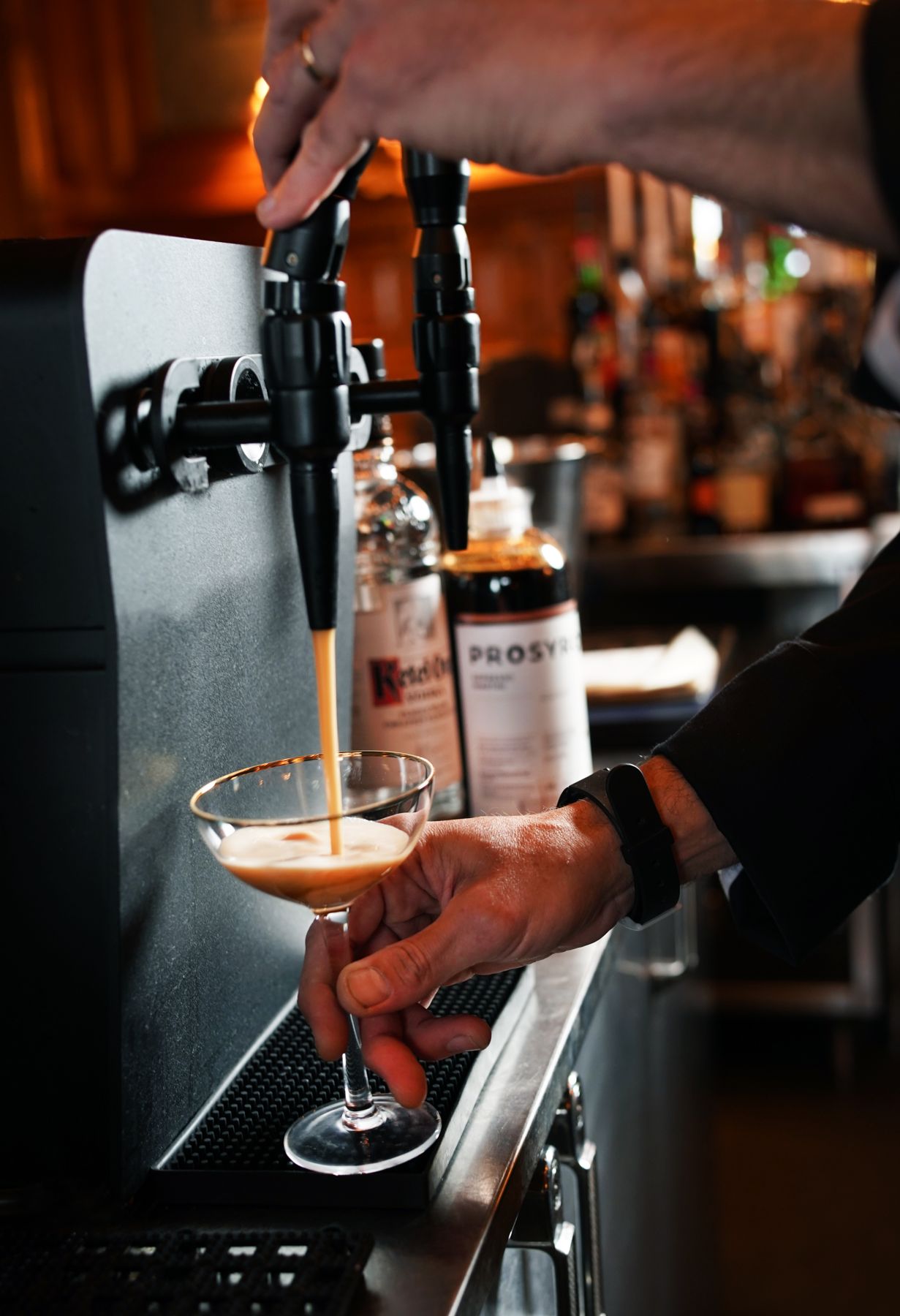 Prosyro Espresso Martini poured from a nitro tap